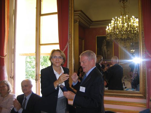 Anne-Marie Descôtes et le Sénateur Ferrand au Sénat.